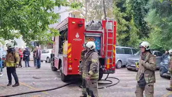 Kadıköy’de 8 katlı binada çıkan yangında 14 kişi kurtarıldı