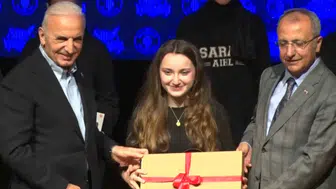 Ümraniye'de liseliler Türk edebiyatının usta şairlerinin mısralarıyla yarıştı