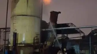Bursa'da fabrikada çıkan yangın talaş silosunu sardı
