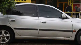 Adana'da motosikletli şüphelilerden tekel bayisine silahlı saldırı