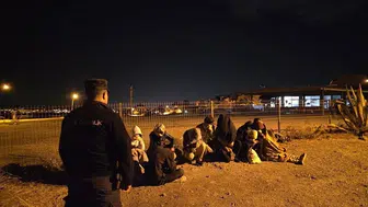 İzmir'de 8'i çocuk 15 düzensiz göçmen yakalandı