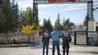Afyonkarahisar'da çeşitli suçlardan aranan 15 kişi tutuklandı