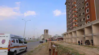 Kahramanmaraş'ta inşaat önünde şüpheli ölüm: Hareketsiz yatan şahıs hayatını kaybetti