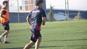 Denizli’nin genç futbolcusu Burak Ege Kocalar, hedeflerine koşuyor