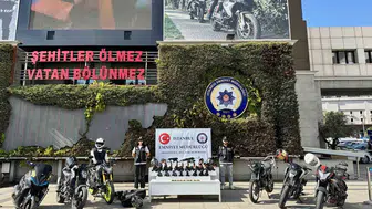 İstanbul'da çete operasyonlarında ele geçirilen silahlar sergilendi