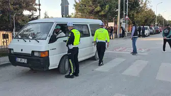 Eskişehir'de okul çevreleri ve servis araçlarına denetim