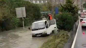 Eyüpsultan’da dehşet anları! Taşan rögara düşen kişi son anda kurtarıldı