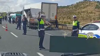Eskişehir-Ankara karayolunda tır-kamyonet kazası: 1 ölü, 1 yaralı
