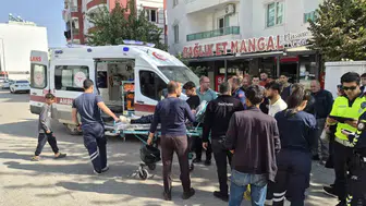 Adıyaman'da otomobil ile motosiklet çarpıştı: Yola savrulan sürücü hastaneye kaldırıldı
