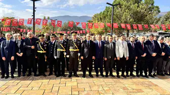 Karabük'te Cumhuriyet Bayramı kutlamaları çelenk sunumuyla başladı