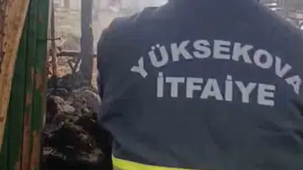 Yüksekova'da çıkan yangında kışlık malzemeler zarar gördü