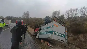 Suşehri'nde devrilen bakım aracındaki 3 orman personeli yaralandı