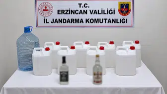 Erzincan'da kaçak içki operasyonunda 40 litre etil alkol ele geçirildi