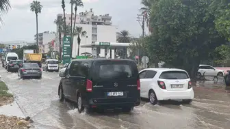 Silifke'de sabah kabusu! Sular yuttu, tarihi yapı bile direnemedi!