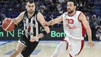 Sinan Erdem'de nefes kesen düello: Beşiktaş kritik derbide parkeden yıkıldı