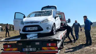 Balık tutmaya gidenlerin aracı baraja düştü