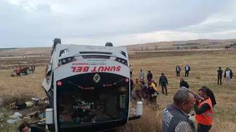 Afyonkarahisar'da midibüs kazasında 1 ölü, 27 yaralı ve şoför gözaltında