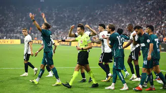 Beşiktaş, Kocaelispor'u 2-1 mağlup etti (İlk yarı sonuçları)