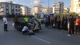 Manavgat'ta motosiklet kazası: 3 kişi yaralandı