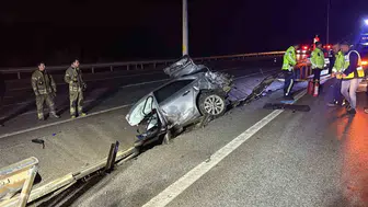 Çanakkale'de feci kaza: Paramparça olan otomobilde iki kişi hayatını kaybetti
