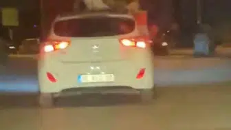 Karabük'te otomobilden sarkarak dans eden kadınların tehlikeli yolculuğu