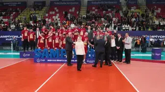 Galatasaray voleybol takımı şampiyonluğu kutladı: 'Bunlar daha başlangıç'