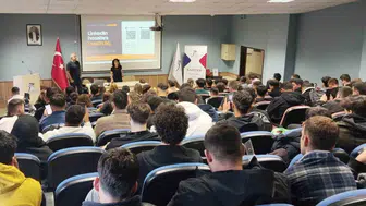 Karabük Üniversitesi'nde yeni öğrenciler için oryantasyon programları sürüyor