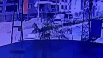 Iğdır’da tır, hafif ticari araca çarptı: Anlar kamerada