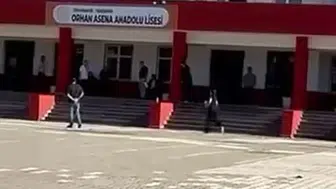Sınava yetişmeye çalışan öğrenci merdivenlerde bayıldı