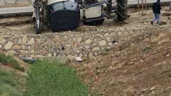 Batman'da kontrolden çıkan iş makinesi devrildi: 1 yaralı