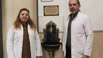 Okul müdürü ve yardımcısı, hayrat çeşmesi ile öğrencilere örnek oldu