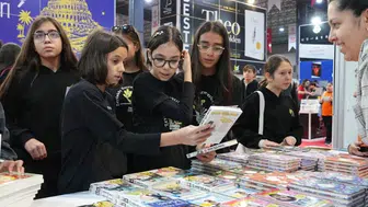 Denizli TÜYAP Kitap Fuarı'nda Ziyaretçi Sayısı 200 Bine Yaklaştı: Yazarlar Geçidi Sürüyor