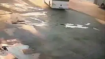 Manisa'da tur otobüsü ile çekicinin çarpışması sonucu 11 kişi öldü