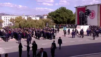 TBMM Başkanı Numan Kurtulmuş, Atatürk Anıtı’na çelenk bıraktı