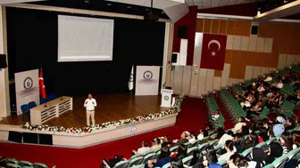 ADÜ’de yeni öğrencilere oryantasyon programları devam ediyor