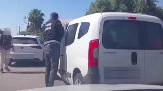 Adana’da torbacılara yönelik operasyonda 9 kilo skunk ele geçirildi