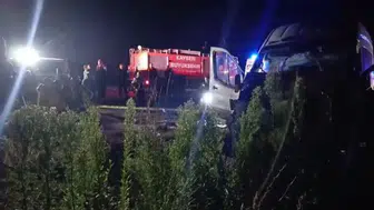 Kayseri'de işçi servisi ve iş makinesi çarpıştı: 1 ölü, 15 yaralı
