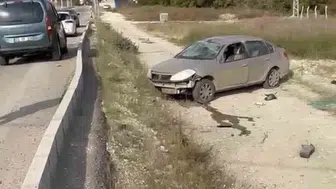 Elazığ'da kontrolden çıkan otomobil araziye uçtu: 1 yaralı