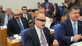 Genel Kurul'da protesto: Tüm vekiller gözleri kapalı ağızları bantlı şekilde salona girdi!