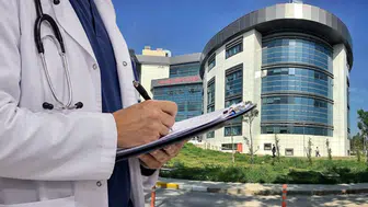 VDK 820 hekim ve 45 özel hastaneyi yakın takibe aldı