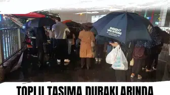 İstanbul’da toplu taşıma duraklarında uzun kuyruklar oluştu