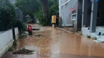 şiddetli yağış Mersin'i vurdu: mahallelerde setler kuruldu