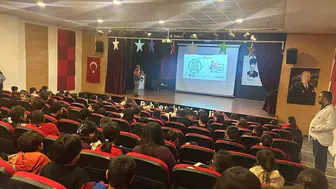 İnternetteki gizli tehlikelere karşı uyardılar! Kars’ta öğrencilere özel siber eğitim