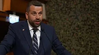 Serdar Orhan evli mi, eşi kim, kaç yaşında, hangi üniversiteden mezun, çocuğu var mı?