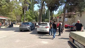 Otomobilinin önünü kesip ateş açtılar: 20 yaşındaki Ahmet Arda yaşam savaşını kaybetti