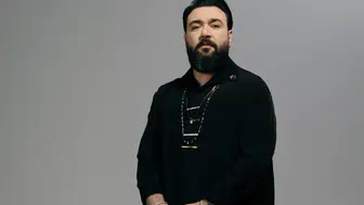 Hasan Gözetlik ilk solo teklisi Sana Tutuluyorum şarkısını yayımladı
