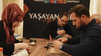 Mardin Kültür Yolu Festivali'nde sedef kakma sanatı tanıtıldı