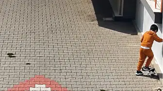 Bandırma’da kediye şiddet iddiası: Güvenlik kamerası kayıtları mahalleliyi ayağa kaldırdı