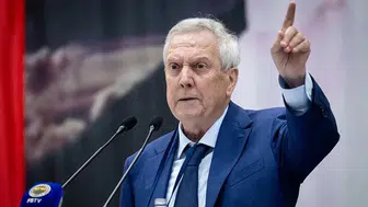 Divan kurulunda tansiyon fırladı: Aziz Yıldırım geçmiş dönemin hesabını sordu