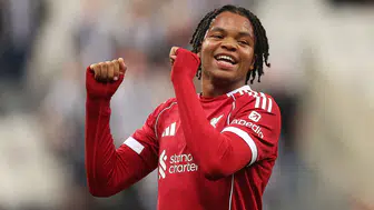 Anfield'da dev rekor kırıldı: 18'lik yıldız Liverpool tarihini baştan yazdı!